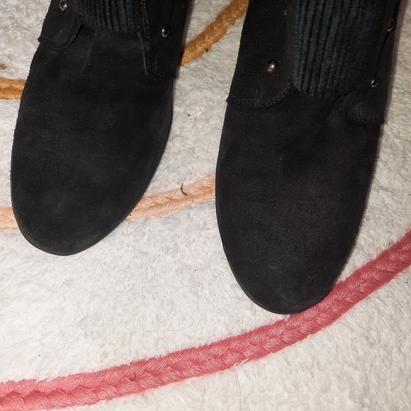 🌟 Aquatalia studded suede heeled boots size 7.5 - Picture 3 of 7